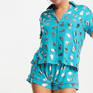 NEW! Chelsea Peers pajama set green foil pineapple NWOT